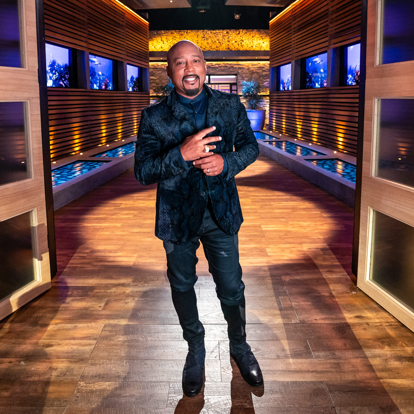 SharkTank_s15_DaymondJohn2023_0913_125043-6303_ALIVECOVERAGE